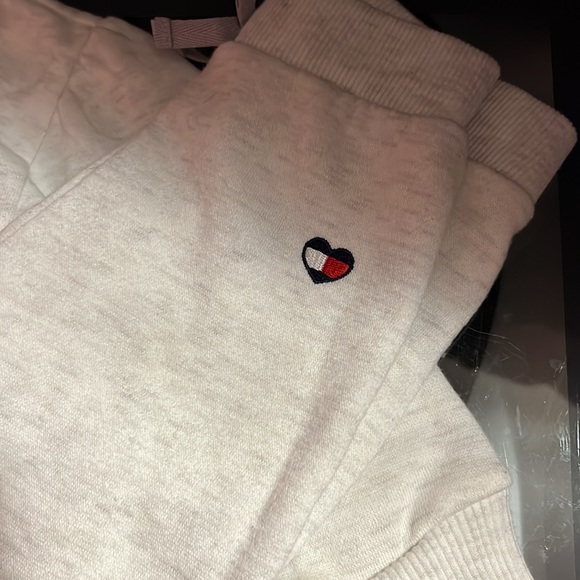 NWOT Tommy Hilfiger sweats set - Picture 3 of 3